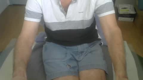 Snapshot of califun4u chatting on December 10, 8:05 pm califun4u online show from December 10, 8:05 pm