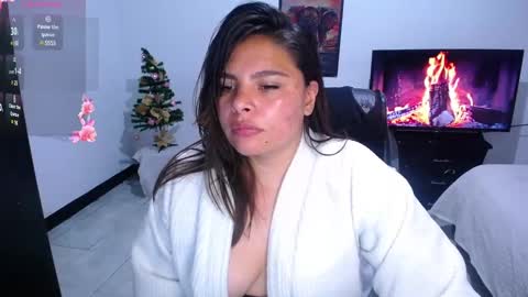 Snapshot of caliope_goddess1 chatting on December 15, 2:48 pm caliope_goddess1 online show from December 15, 2:48 pm