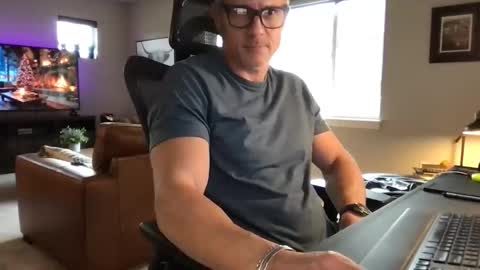 calirsedmo online show from December 19, 7:32 pm