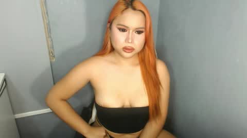 Snapshot of calista_fvckingstarr chatting on May 17, 12:52 am Calista fvckingstar online show from May 17, 12:52 am