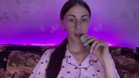 Snapshot of call_me_dad_ chatting on December 1, 10:32 pm Anna online show from December 1, 10:32 pm