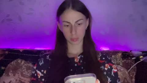 Snapshot of call_me_dad_ chatting on December 3, 8:28 pm Anna online show from December 3, 8:28 pm