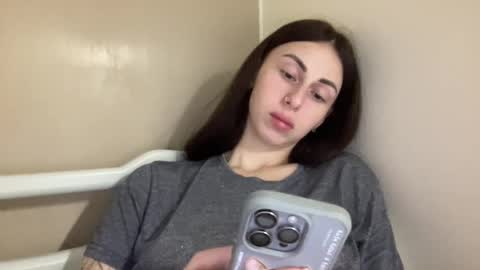 Snapshot of call_me_dad_ chatting on February 16, 9:27 pm Anna online show from February 16, 9:27 pm