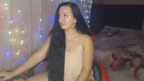 Shaya online show from November 18, 3:49 pm