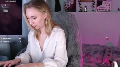 Snapshot of callerbowltim chatting on December 5, 6:32 am alextim online show from December 5, 6:32 am