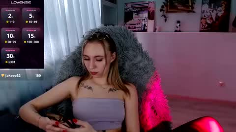 Snapshot of callerbowltim chatting on February 21, 11:01 am alextim online show from February 21, 11:01 am