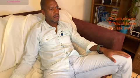 My name is Robert  Dont be shysay hi I love to chat. For requests or dirty talk please use tips  online show from April 11, 3:00 am