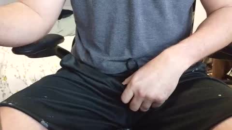 Snapshot of callmeroger33 chatting on February 6, 4:43 pm callmeroger33 online show from February 6, 4:43 pm