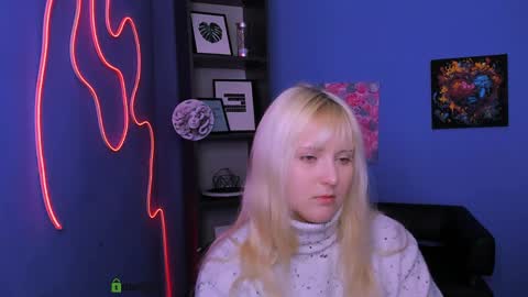 callmevivien online show from April 7, 1:00 pm