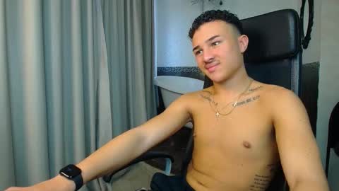 Snapshot of callumpike chatting on November 8, 10:59 am CallumPike online show from November 8, 10:59 am