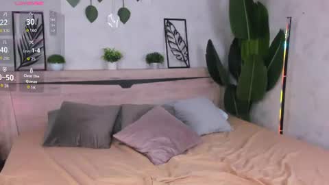 Renesmy online show from July 25, 12:20 am