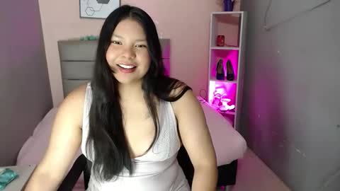 Snapshot of calmaramseyres chatting on May 17, 2:53 am calmaramseyres online show from May 17, 2:53 am