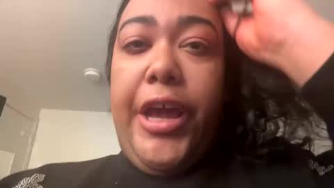 Snapshot of cals9x chatting on January 20, 1:18 am camzxoxox online show from January 20, 1:18 am