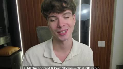 Hey I am Calvin  online show from April 17, 5:16 pm