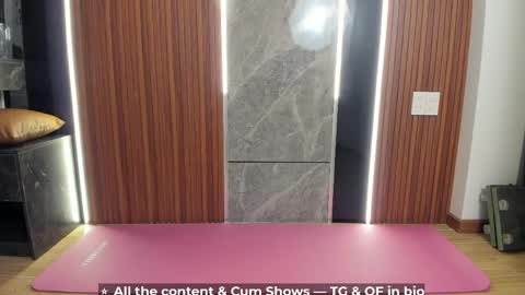 Hey I am Calvin  online show from April 18, 7:07 pm