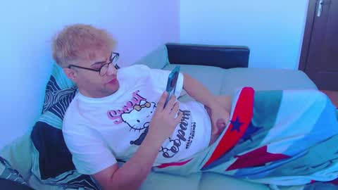 Snapshot of calvinjohnlad chatting on January 16, 9:05 am Calvinjohnlad online show from January 16, 9:05 am