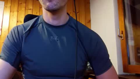 calvinmale__ online show from April 18, 6:01 pm