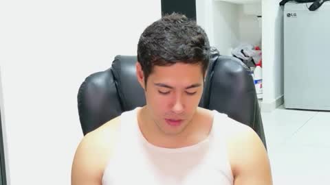 camara110 online show from May 27, 1:02 am
