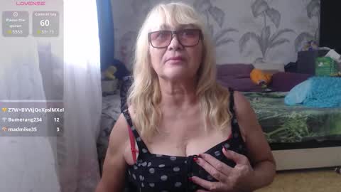 CamDiva1 online show from November 2, 6:49 am