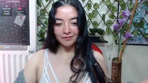 Snapshot of cameliasaenz chatting on December 19, 5:18 pm camelia online show from December 19, 5:18 pm