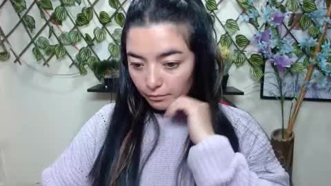 Snapshot of cameliasaenz chatting on January 3, 4:59 pm camelia online show from January 3, 4:59 pm