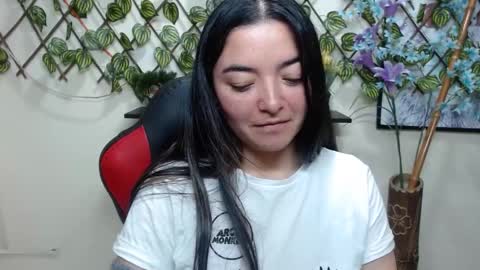 Snapshot of cameliasaenz chatting on January 7, 5:31 pm camelia online show from January 7, 5:31 pm