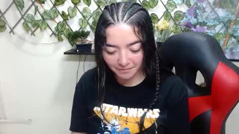 Snapshot of cameliasaenz chatting on January 9, 3:01 pm camelia online show from January 9, 3:01 pm