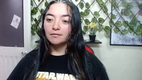 Snapshot of cameliasaenz chatting on January 9, 6:04 pm camelia online show from January 9, 6:04 pm