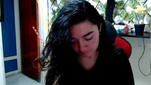 Snapshot of cameliasaenz chatting on January 27, 3:07 pm camelia online show from January 27, 3:07 pm