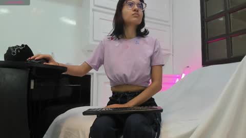  Cameron Cutee  online show from October 5, 11:30 am