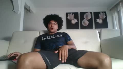 Stiven online show from December 3, 4:49 pm