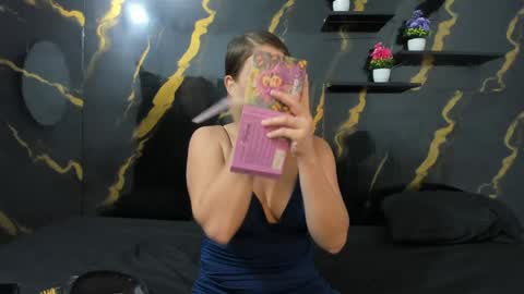 cami_blonde2020 online show from May 25, 6:52 am