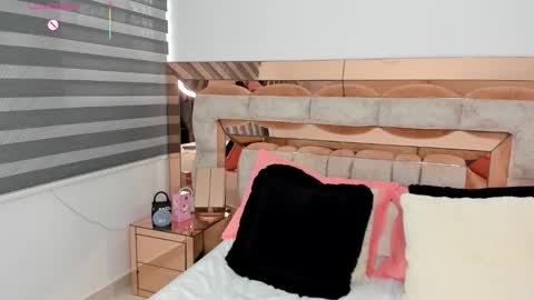 camii  online show from December 21, 9:33 pm