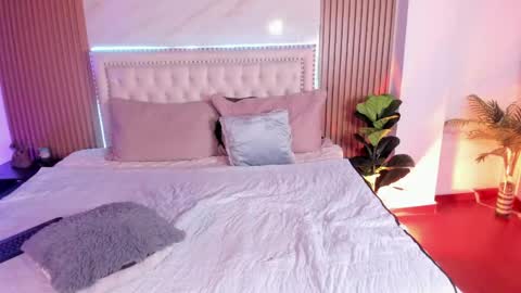 Snapshot of cami_merlano chatting on May 28, 7:33 pm cami_merlano online show from May 28, 7:33 pm