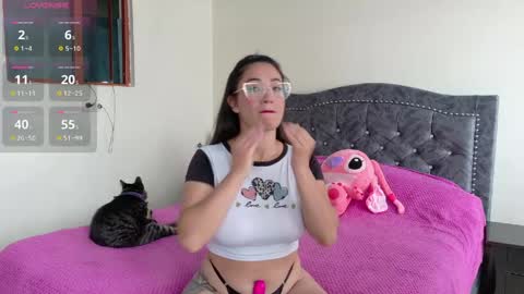 Snapshot of cami_suarez_1 chatting on May 30, 12:57 pm online show from May 30, 12:57 pm