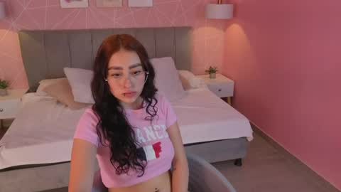 Snapshot of camil_rayne chatting on May 12, 7:44 pm Camil online show from May 12, 7:44 pm