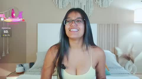camila_bustamante_ online show from March 6, 3:52 pm