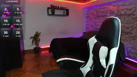 Snapshot of camila_iroose chatting on July 24, 12:19 am Camila Roose online show from July 24, 12:19 am
