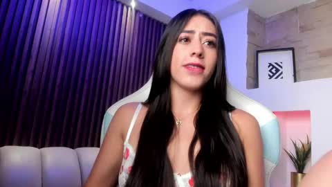 camila_martinez9 online show from April 15, 11:28 am