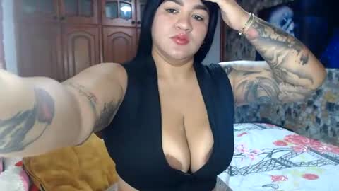 Snapshot of camila_rosess chatting on June 26, 2:32 pm valentinaEpic way Ive been fucked 1515 online show from June 26, 2:32 pm