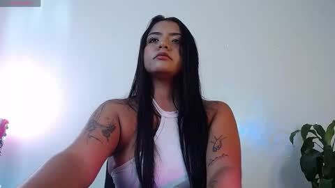 Snapshot of camila_torresss chatting on April 29, 7:53 pm camila_torresss online show from April 29, 7:53 pm