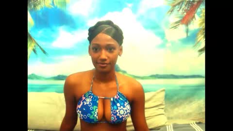 Snapshot of camilaasexyy chatting on February 21, 10:28 am camilaasexyy online show from February 21, 10:28 am