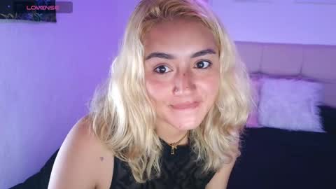 Snapshot of camilamarsh chatting on April 30, 11:38 am camilamarsh online show from April 30, 11:38 am