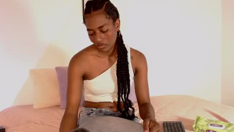Camila Robinson online show from May 16, 9:13 pm