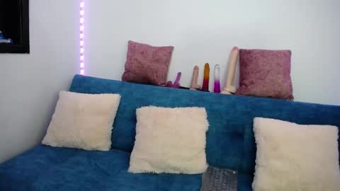 Camila Saenz  online show from May 30, 2:47 pm