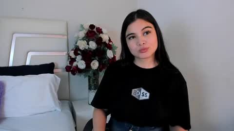 Snapshot of camilasofiia chatting on January 7, 7:17 pm Camila online show from January 7, 7:17 pm