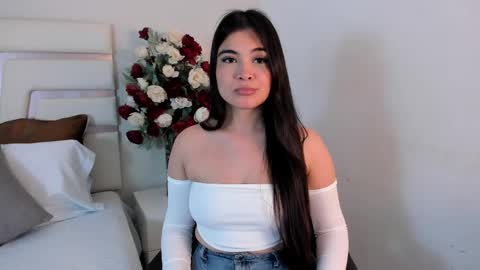 Snapshot of camilasofiia chatting on March 4, 8:27 pm Camila online show from March 4, 8:27 pm