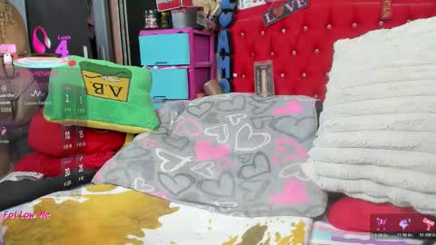 Snapshot of camile_milf chatting on February 23, 4:21 am Lauren camile online show from February 23, 4:21 am