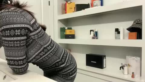 Snapshot of camiliakxoxo chatting on January 22, 12:06 pm camiliakxoxo online show from January 22, 12:06 pm