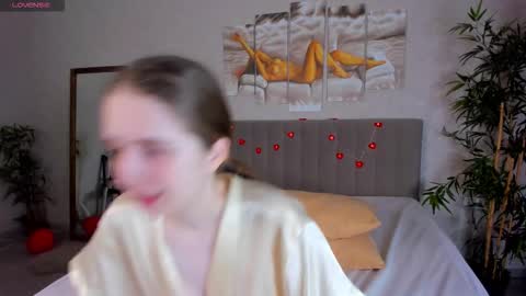 Camilla online show from February 17, 1:24 am